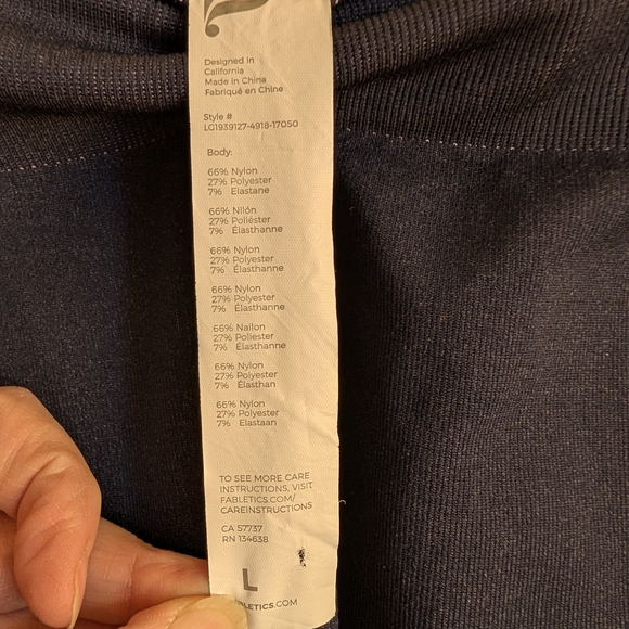 Fabletics Dark Leggings - Picture 4 of 4